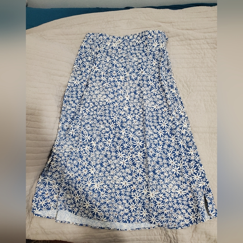 Uniqlo skirt